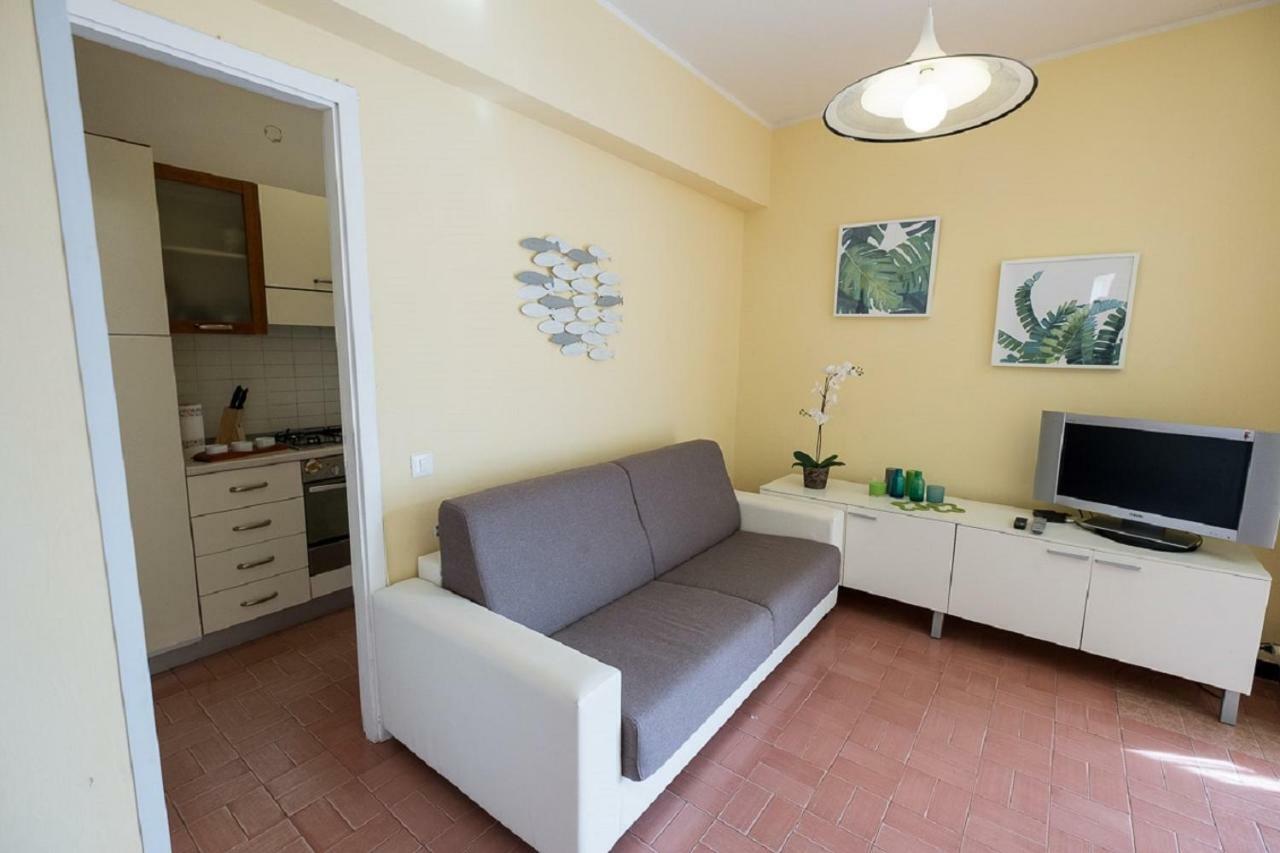 Mae'S Apartment مونتيروسّو ال ماري المظهر الخارجي الصورة